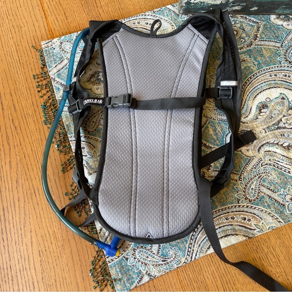 Camelbak hydration backpack bladder hiking outdoors - Picture 6 of 8